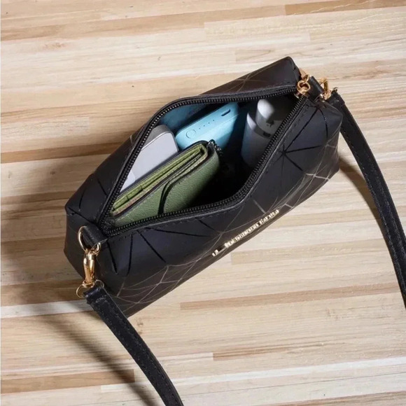 ⚠️Clearance Small Black Patterned Shoulder / Crossbody Bag - Picture 2 of 4